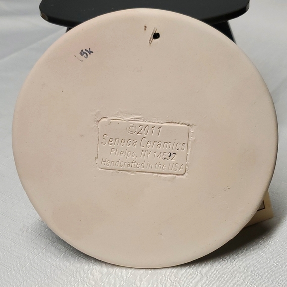 Bread & Bun Warmer 6½" Stoneware Friendship Knot Ceramics Porcelain Kitchen Bake - Picture 10 of 11